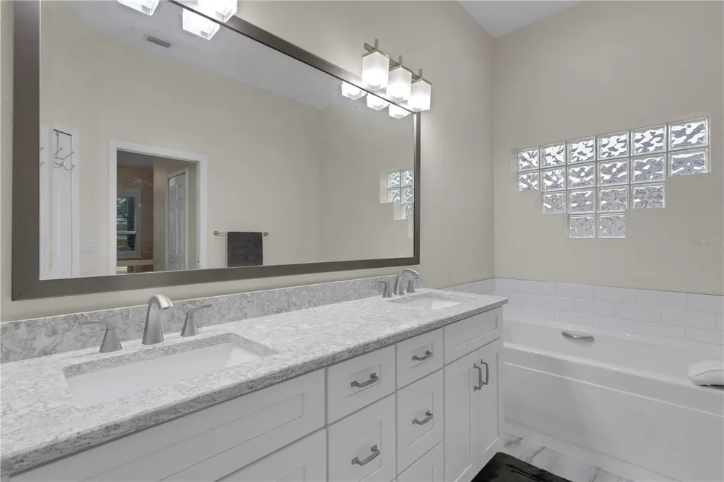 5142 51st Lane W Bradenton FL 34210