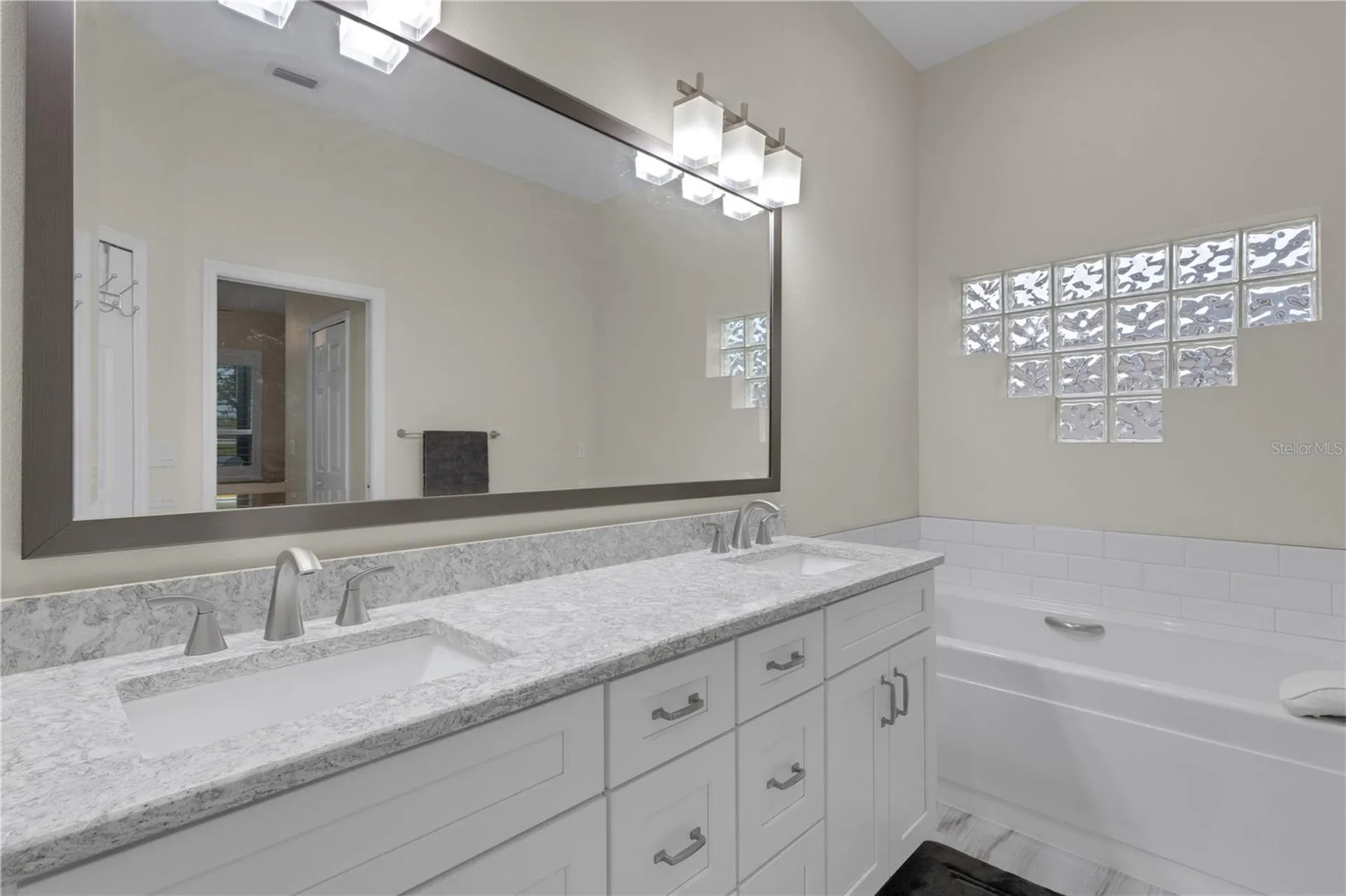 5142 51st Lane W Bradenton FL 34210