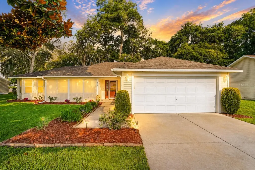 108 Cherry Blossom Lane Lady Lake FL 32159