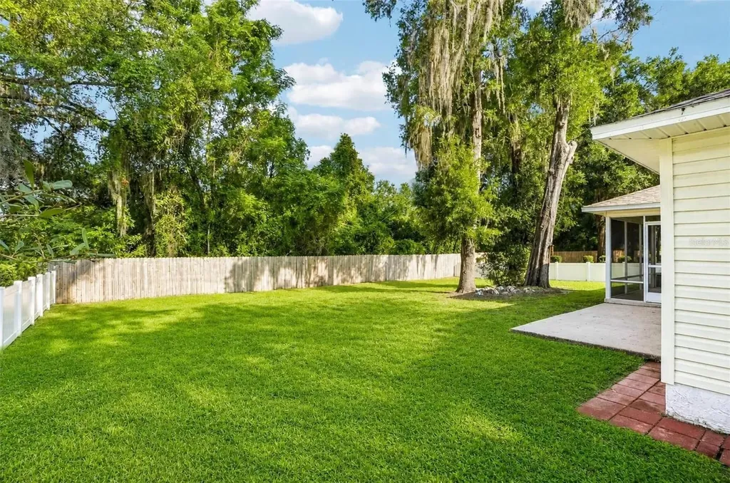 108 Cherry Blossom Lane Lady Lake FL 32159