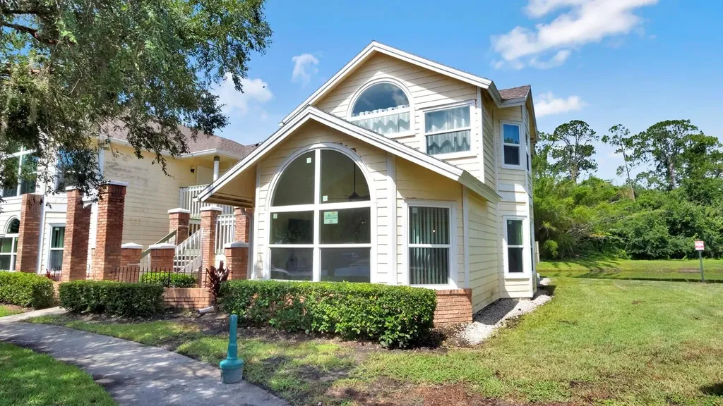 5009 Laguna Bay Circle Kissimmee FL 34746
