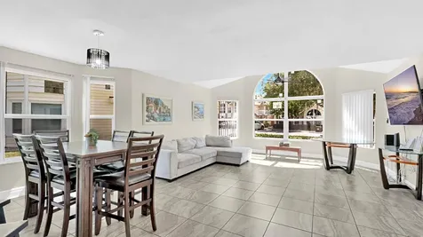 5009 Laguna Bay Circle Kissimmee FL 34746