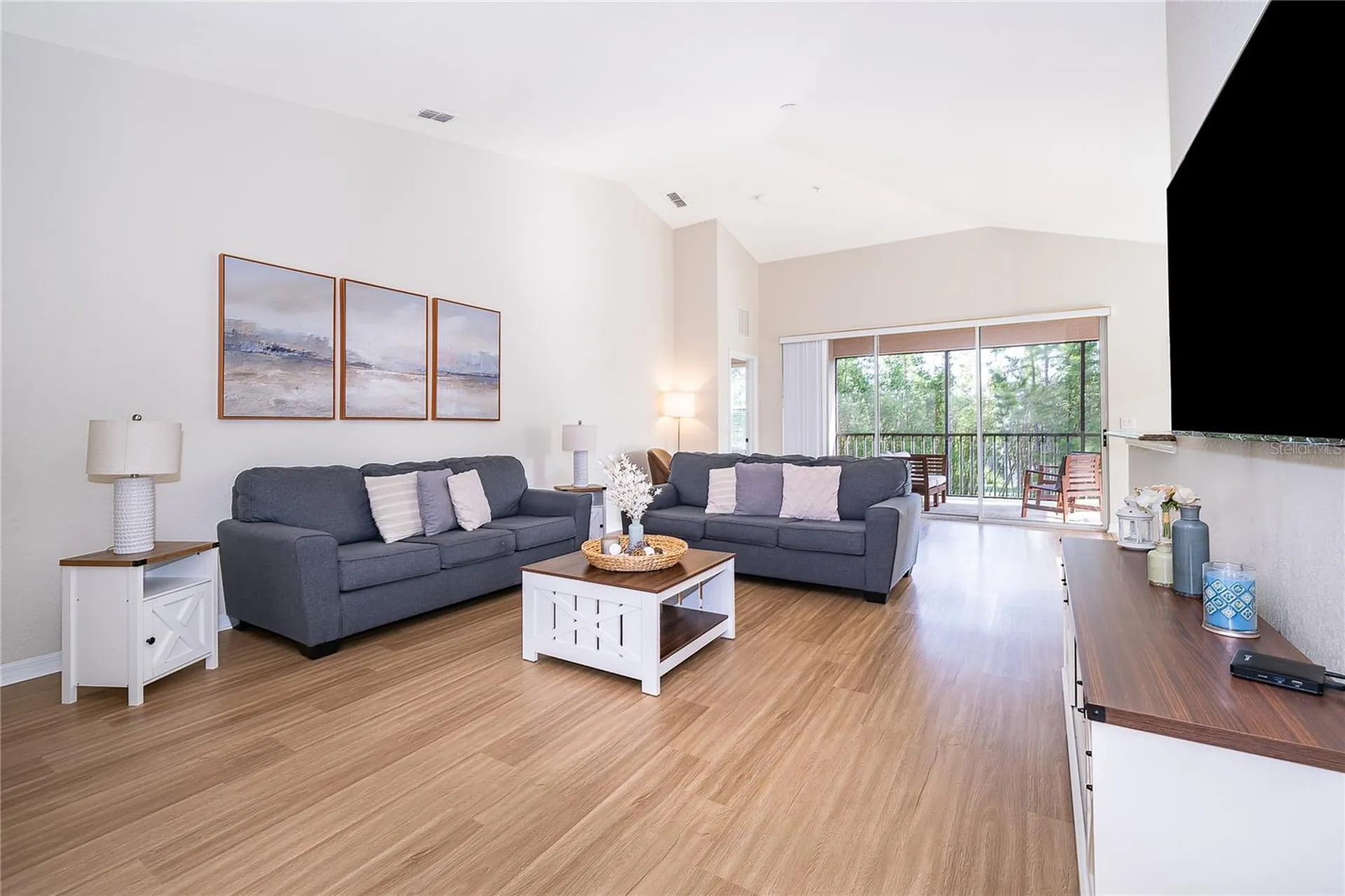 8301 Bella Vida Circle Davenport FL 33896