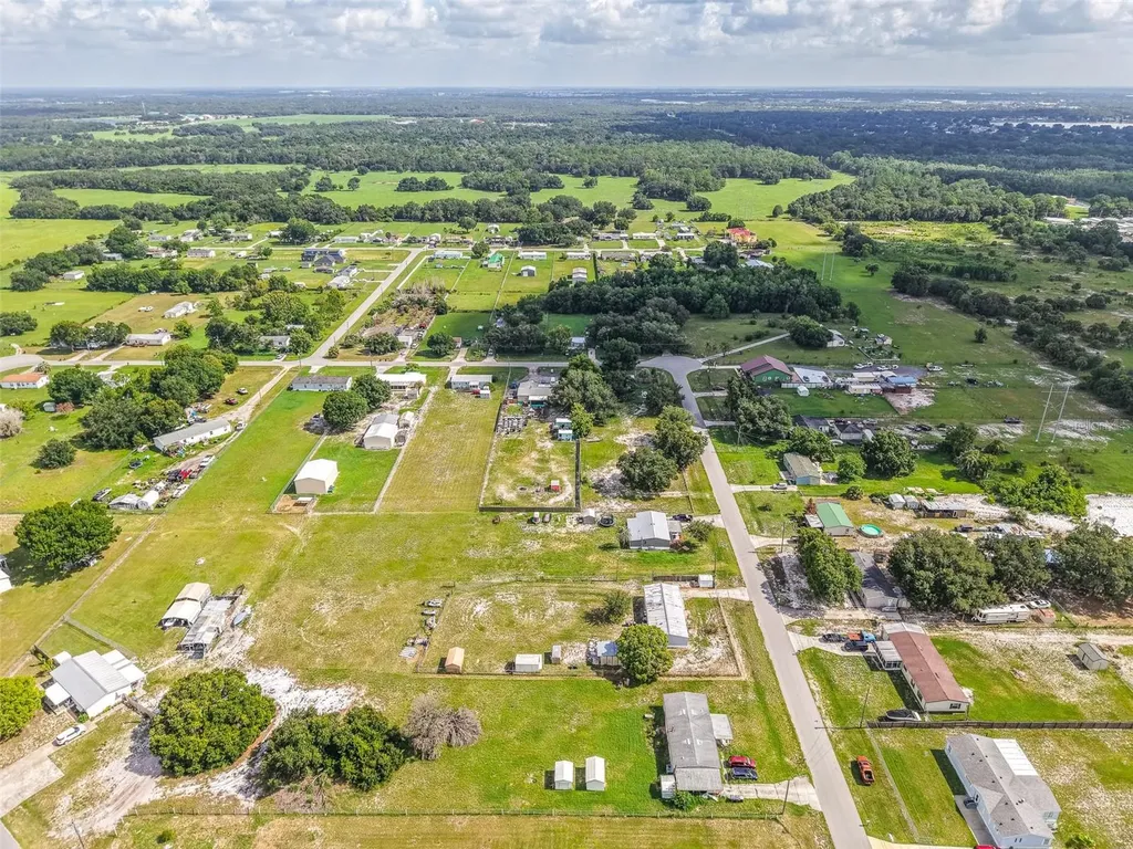 13 Cactus Circle E Winter Haven FL 33880