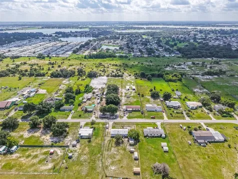 13 Cactus Circle E Winter Haven FL 33880