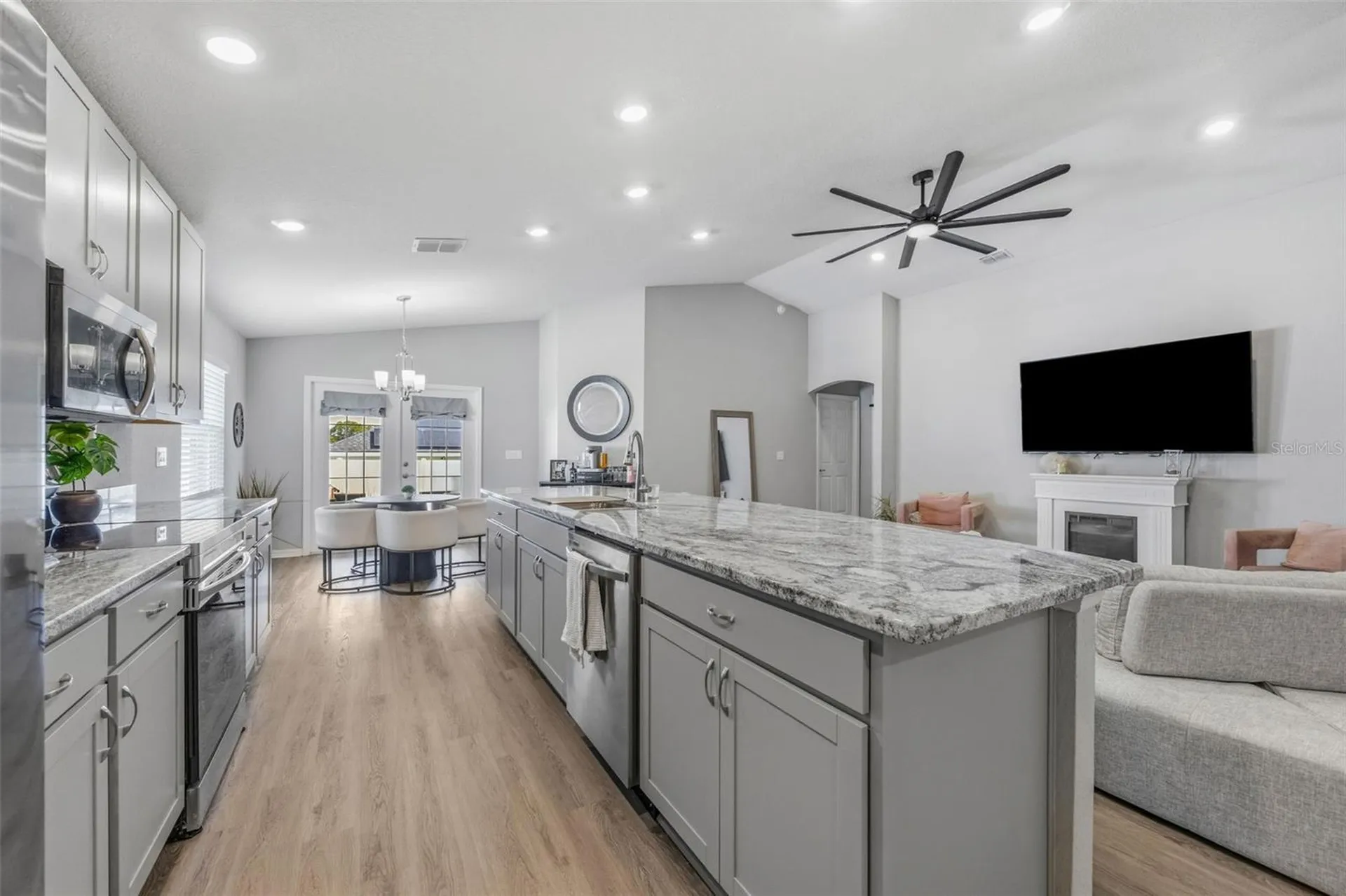 2156 Desert Rose Drive Davenport FL 33837