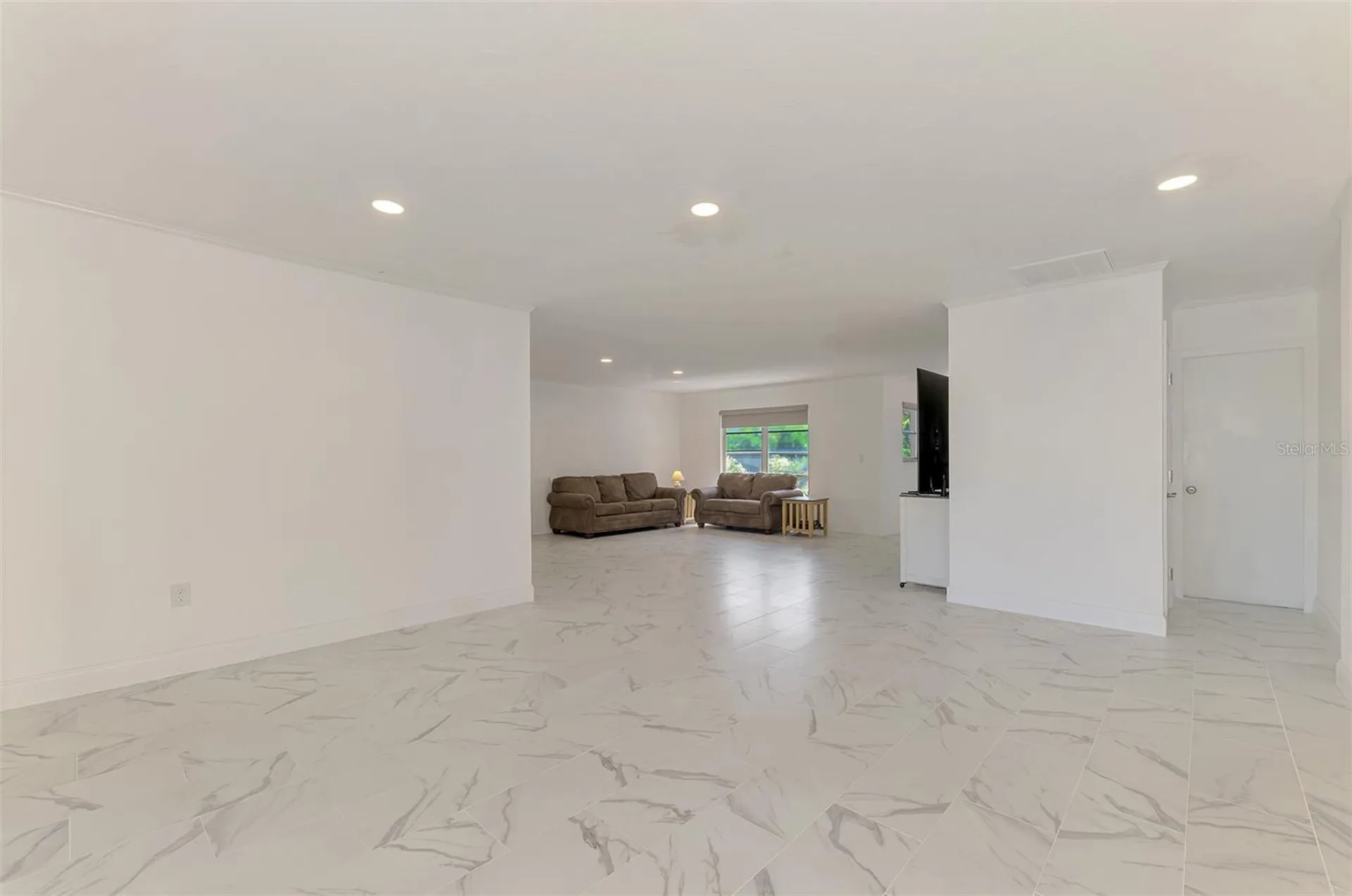 140 S Oxford Drive Englewood FL 34223