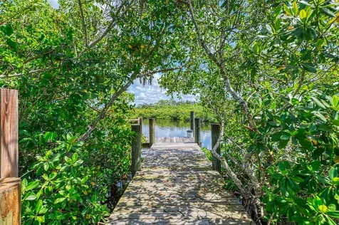 140 S Oxford Drive Englewood FL 34223