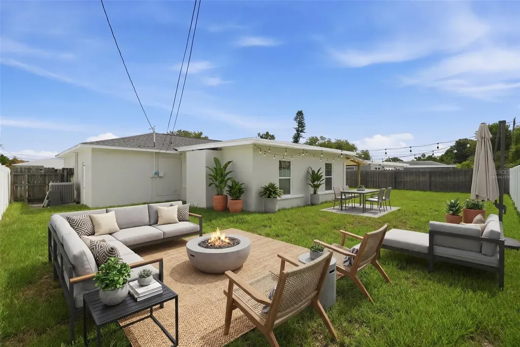 6220 27th Avenue N St Petersburg FL 33710
