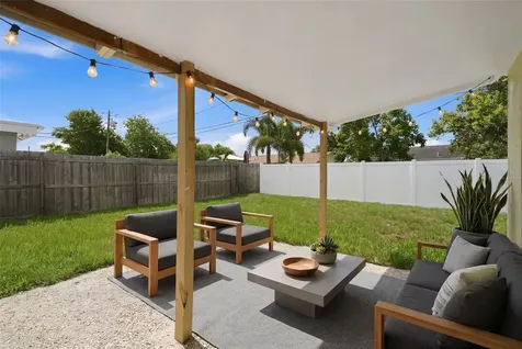 6220 27th Avenue N St Petersburg FL 33710