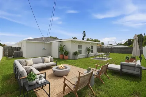 6220 27th Avenue N St Petersburg FL 33710