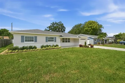 6220 27th Avenue N St Petersburg FL 33710