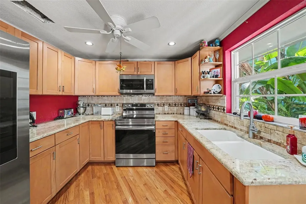 12320 Woodleigh Avenue Tampa FL 33612