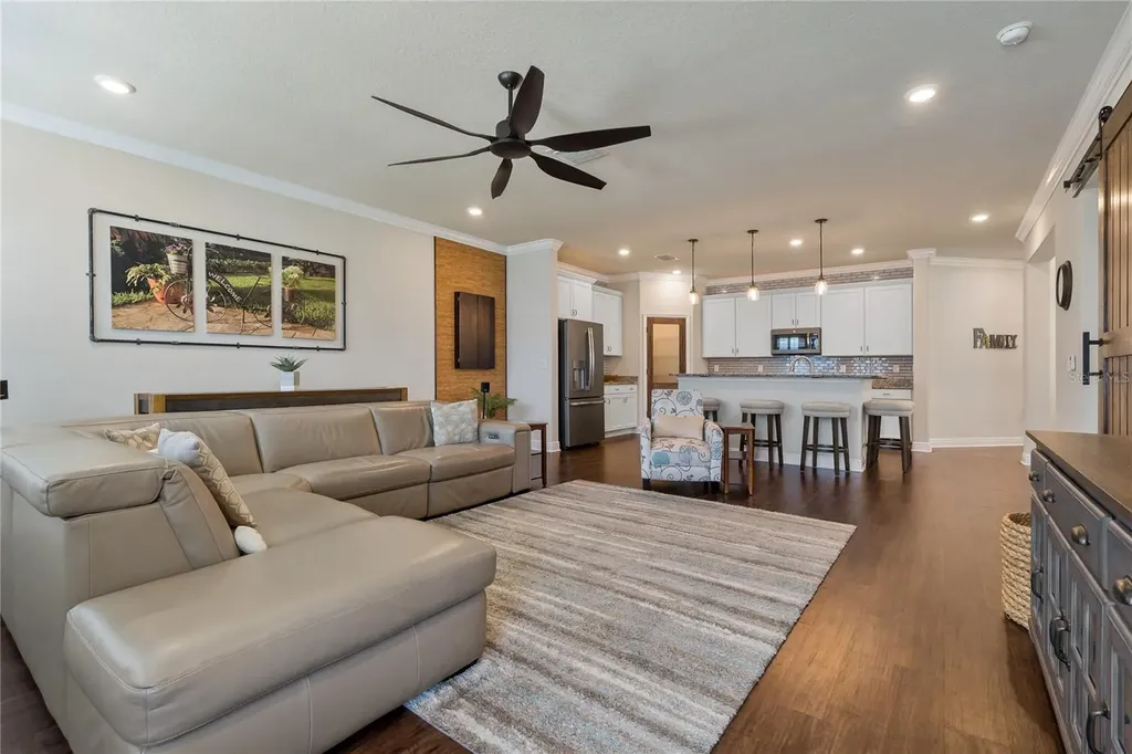597 Ozona Village Drive Palm Harbor FL 34683