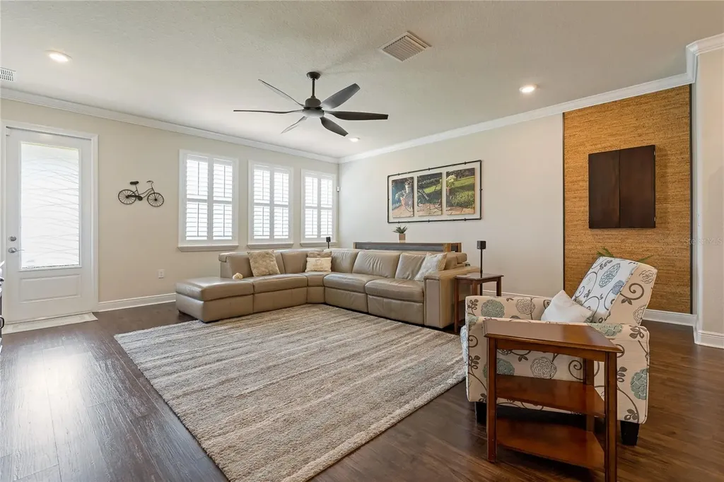 597 Ozona Village Drive Palm Harbor FL 34683