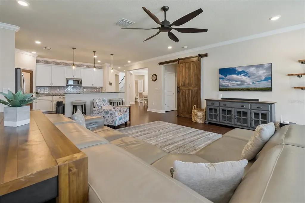 597 Ozona Village Drive Palm Harbor FL 34683
