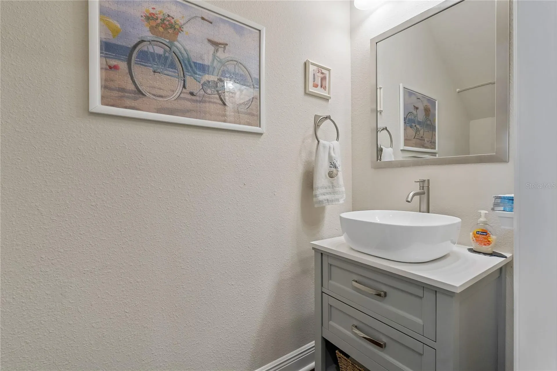 597 Ozona Village Drive Palm Harbor FL 34683