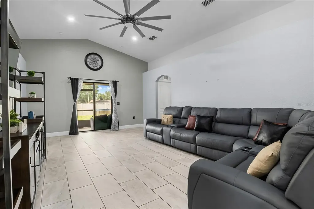 133 Crossing Drive Lakeland FL 33809