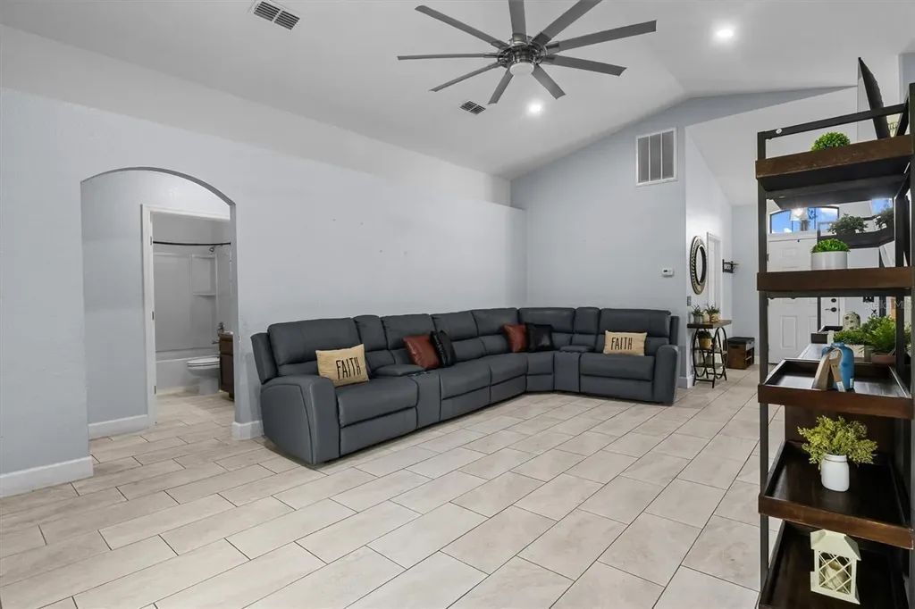 133 Crossing Drive Lakeland FL 33809