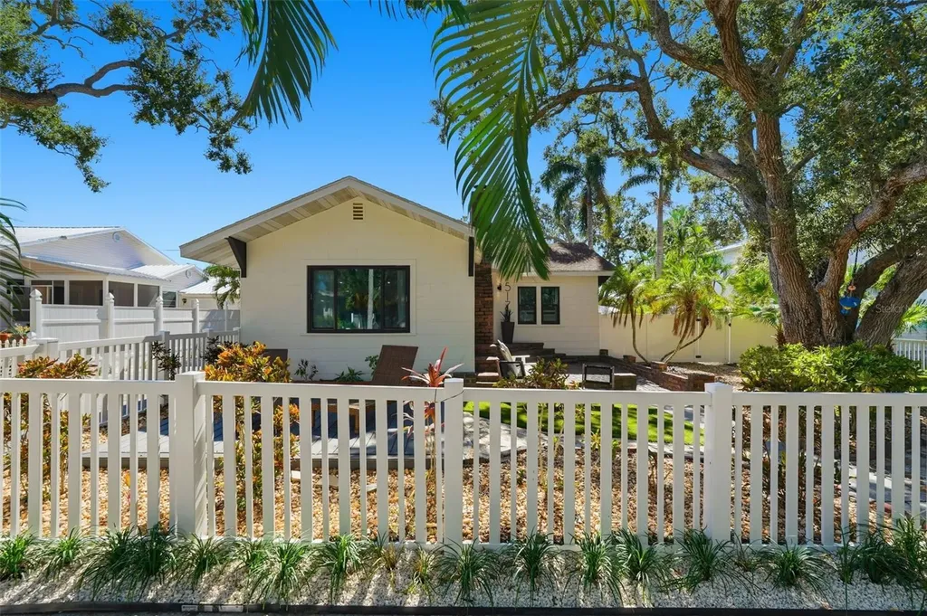 517 Avery Avenue Crystal Beach FL 34681