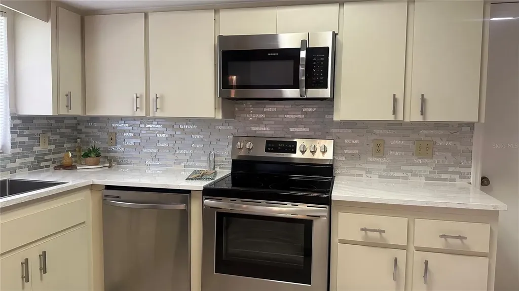 2193 Cork Oak Street E Sarasota FL 34232