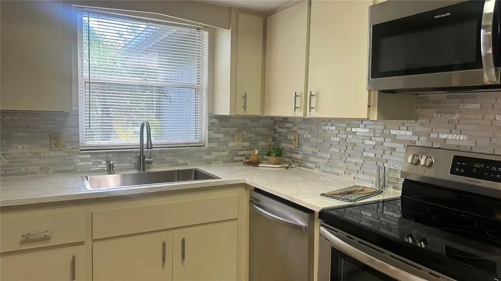2193 Cork Oak Street E Sarasota FL 34232