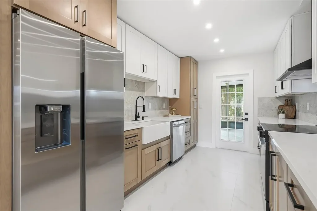 8118 Tanglewood Lane Tampa FL 33615