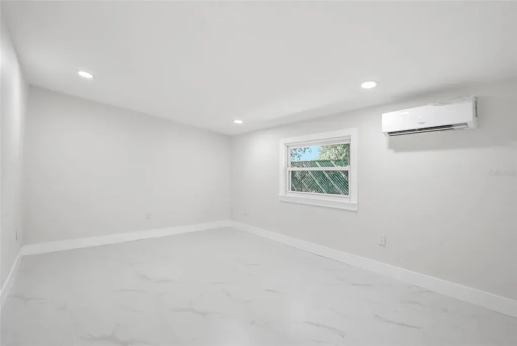 8118 Tanglewood Lane Tampa FL 33615
