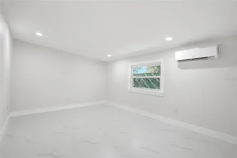 8118 Tanglewood Lane Tampa FL 33615