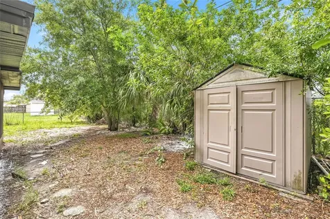 8118 Tanglewood Lane Tampa FL 33615