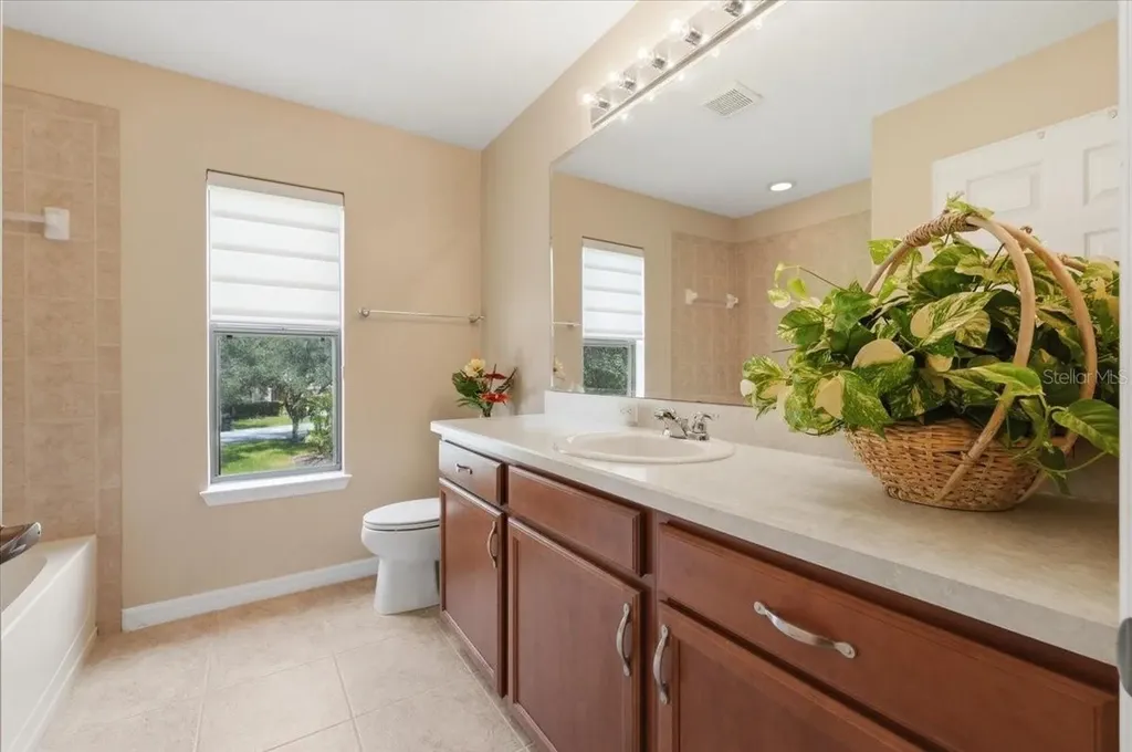 268 Oak Landing Lane Mulberry FL 33860