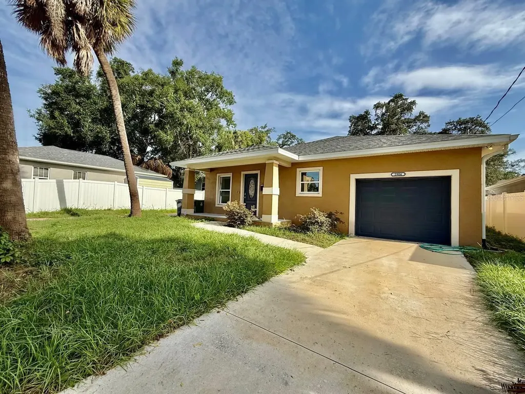 2904 E Columbus Drive Tampa FL 33605