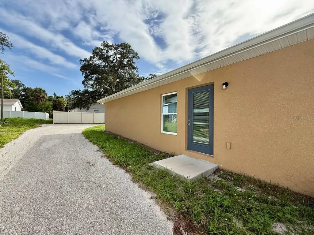 2904 E Columbus Drive Tampa FL 33605
