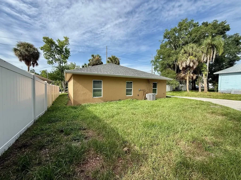 2904 E Columbus Drive Tampa FL 33605