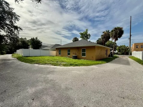 2904 E Columbus Drive Tampa FL 33605