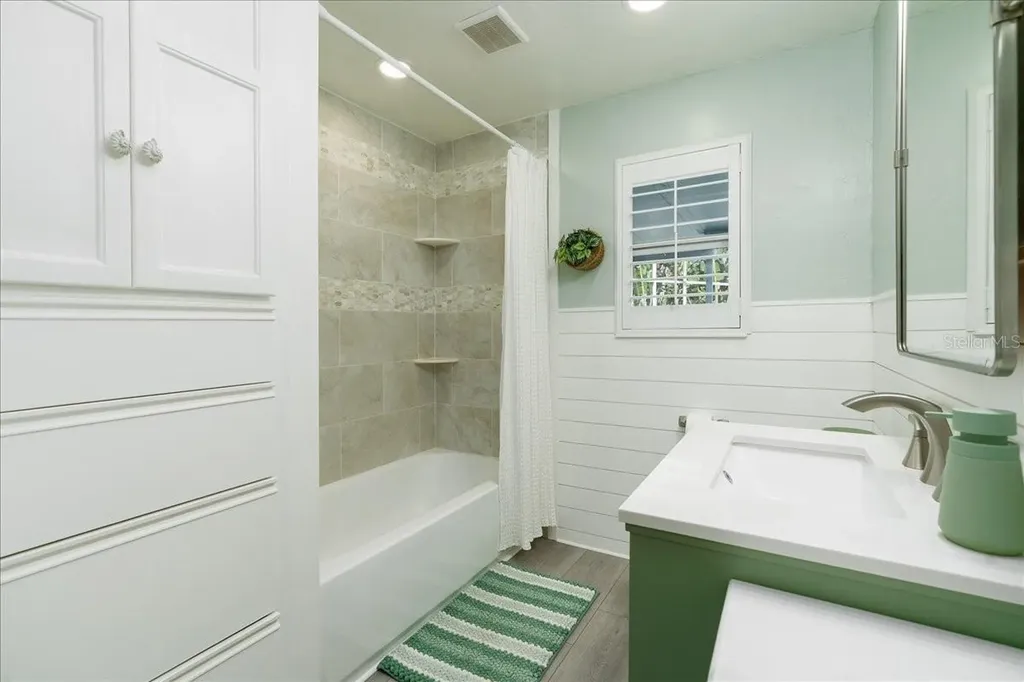 301 N Pine Street New Smyrna Beach FL 32169