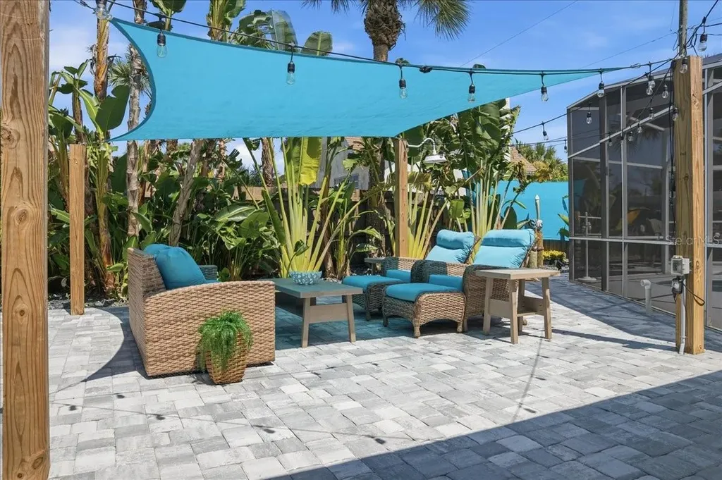 301 N Pine Street New Smyrna Beach FL 32169