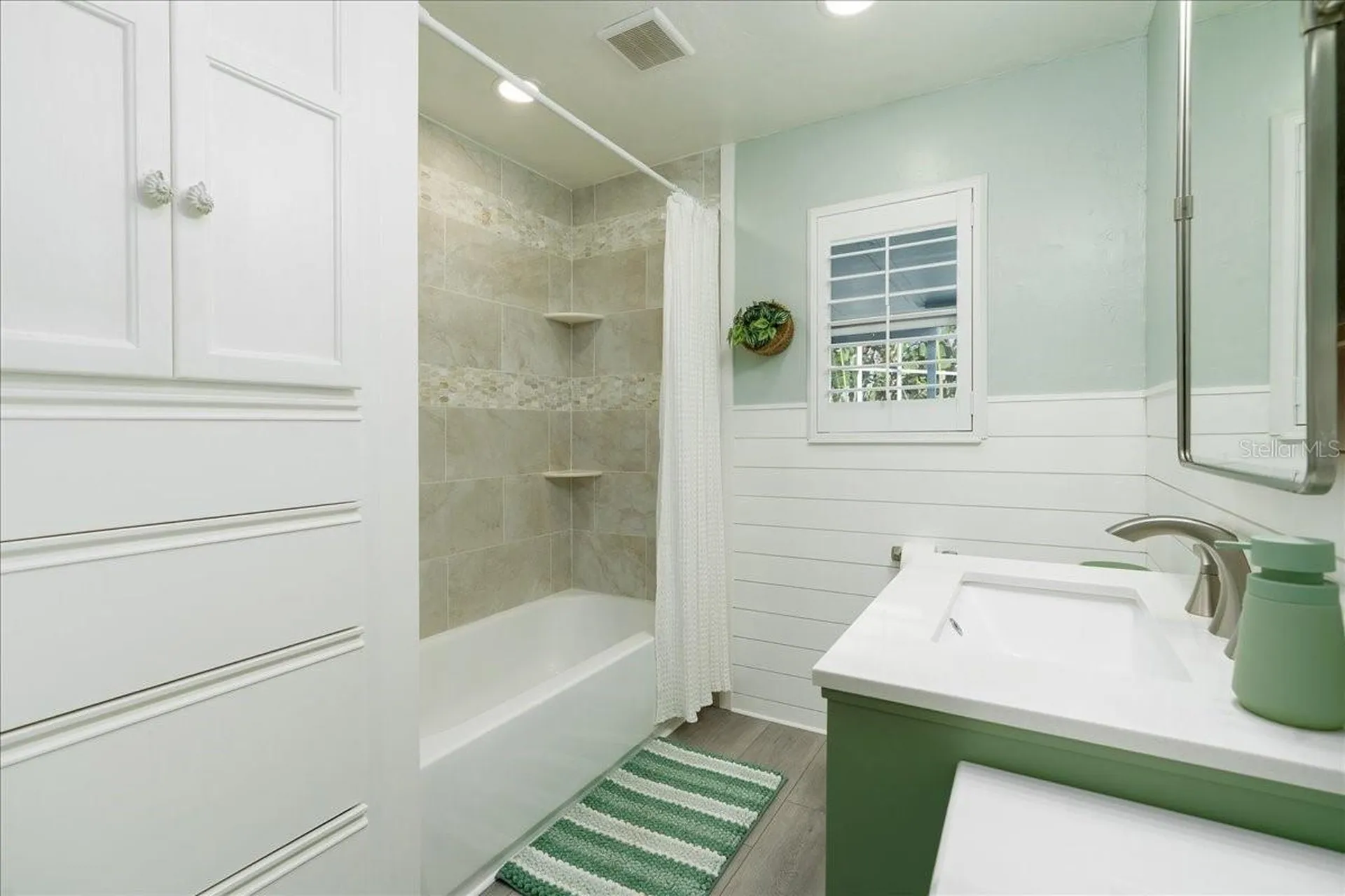 301 N Pine Street New Smyrna Beach FL 32169