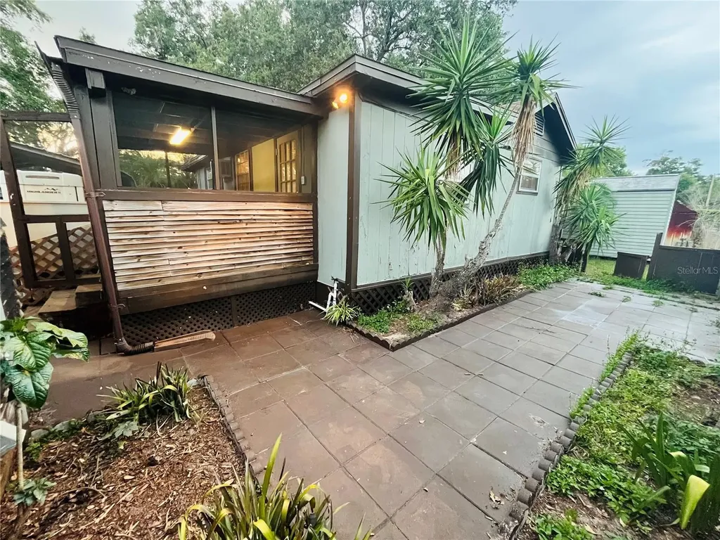 5325 Lime Avenue Seffner FL 33584