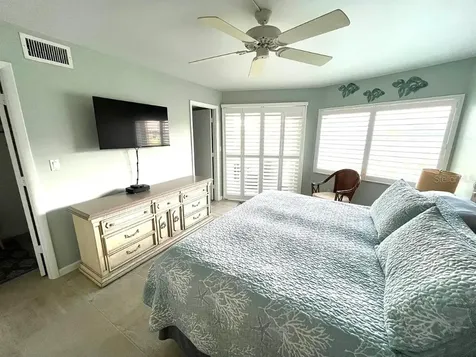 1250 N Portofino Drive Sarasota FL 34242