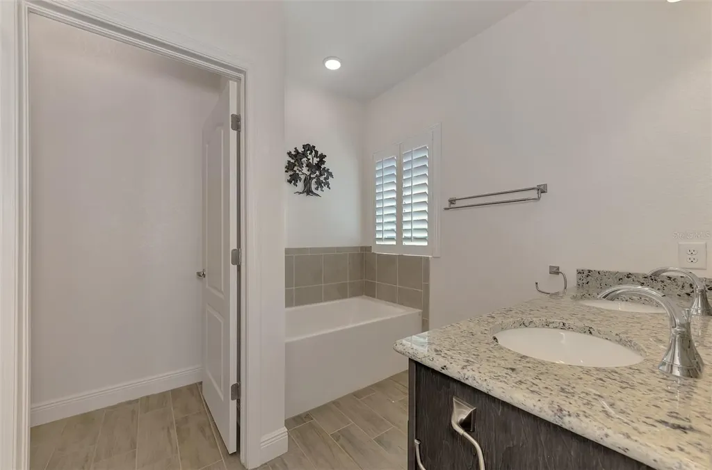 2705 Lamkin Road North Port FL 34288