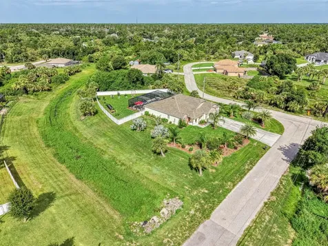2705 Lamkin Road North Port FL 34288