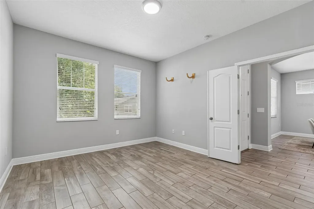1216 E Giddens Avenue Tampa FL 33603