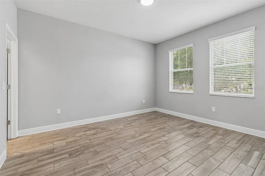 1216 E Giddens Avenue Tampa FL 33603