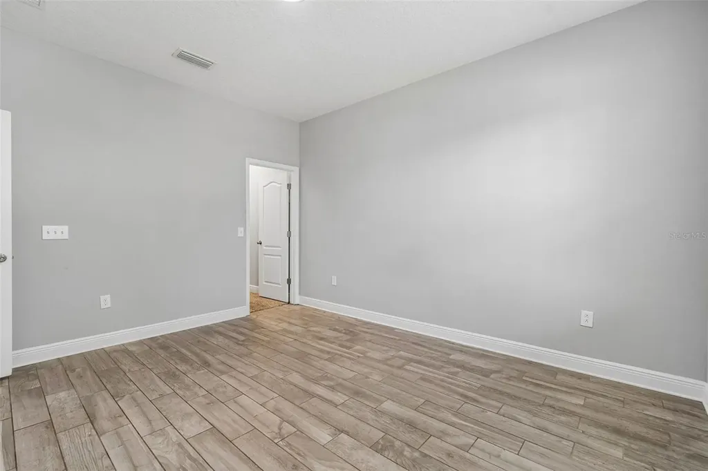 1216 E Giddens Avenue Tampa FL 33603