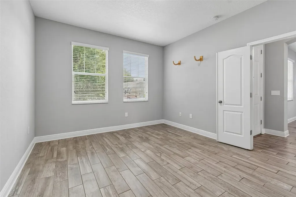 1216 E Giddens Avenue Tampa FL 33603