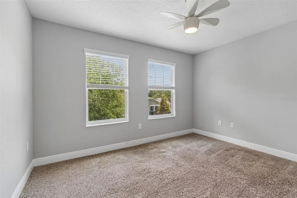 1216 E Giddens Avenue Tampa FL 33603
