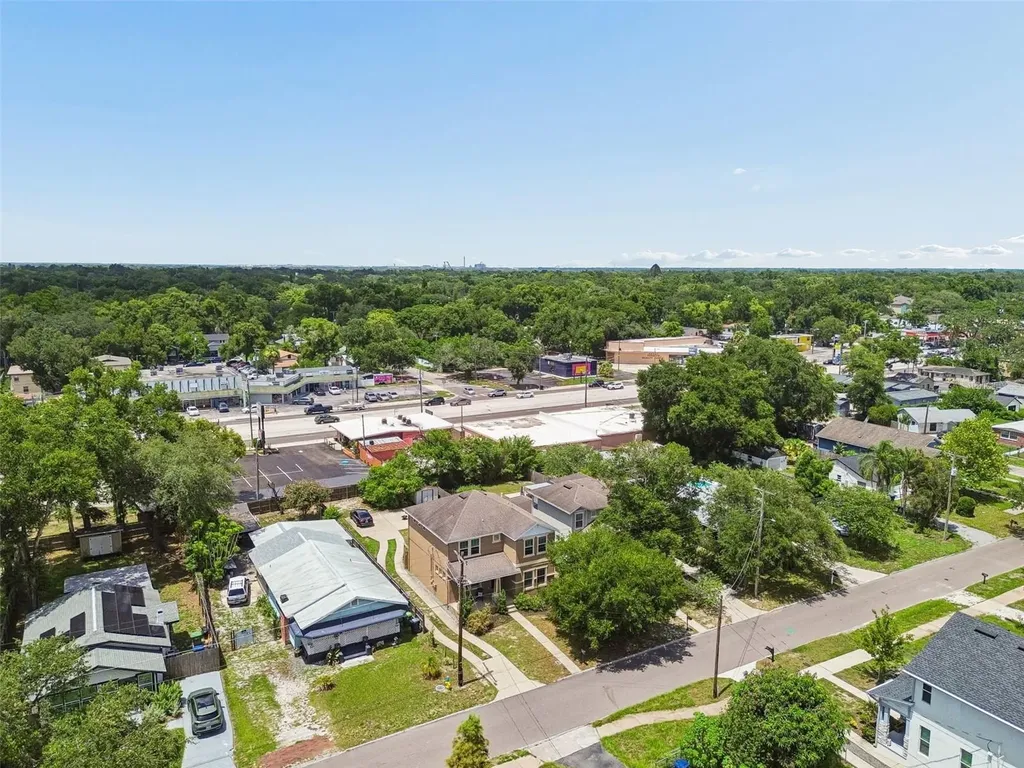 1216 E Giddens Avenue Tampa FL 33603