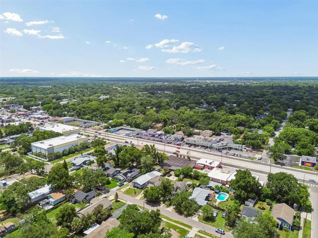 1216 E Giddens Avenue Tampa FL 33603