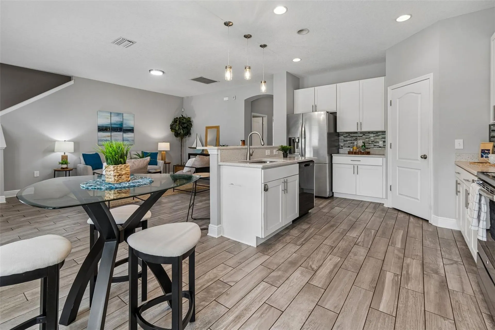 1216 E Giddens Avenue Tampa FL 33603